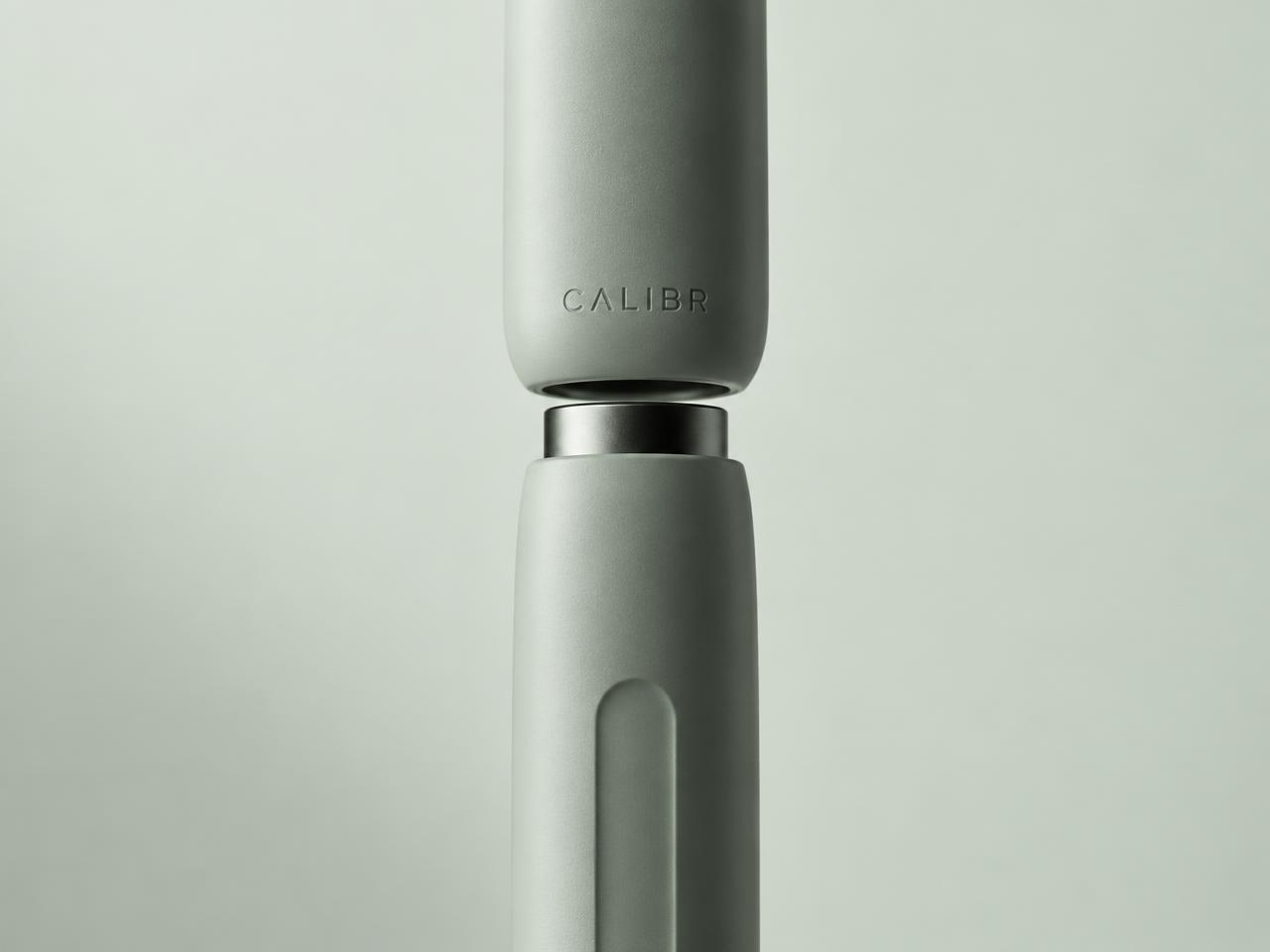 Close detail of the fitted pen cap